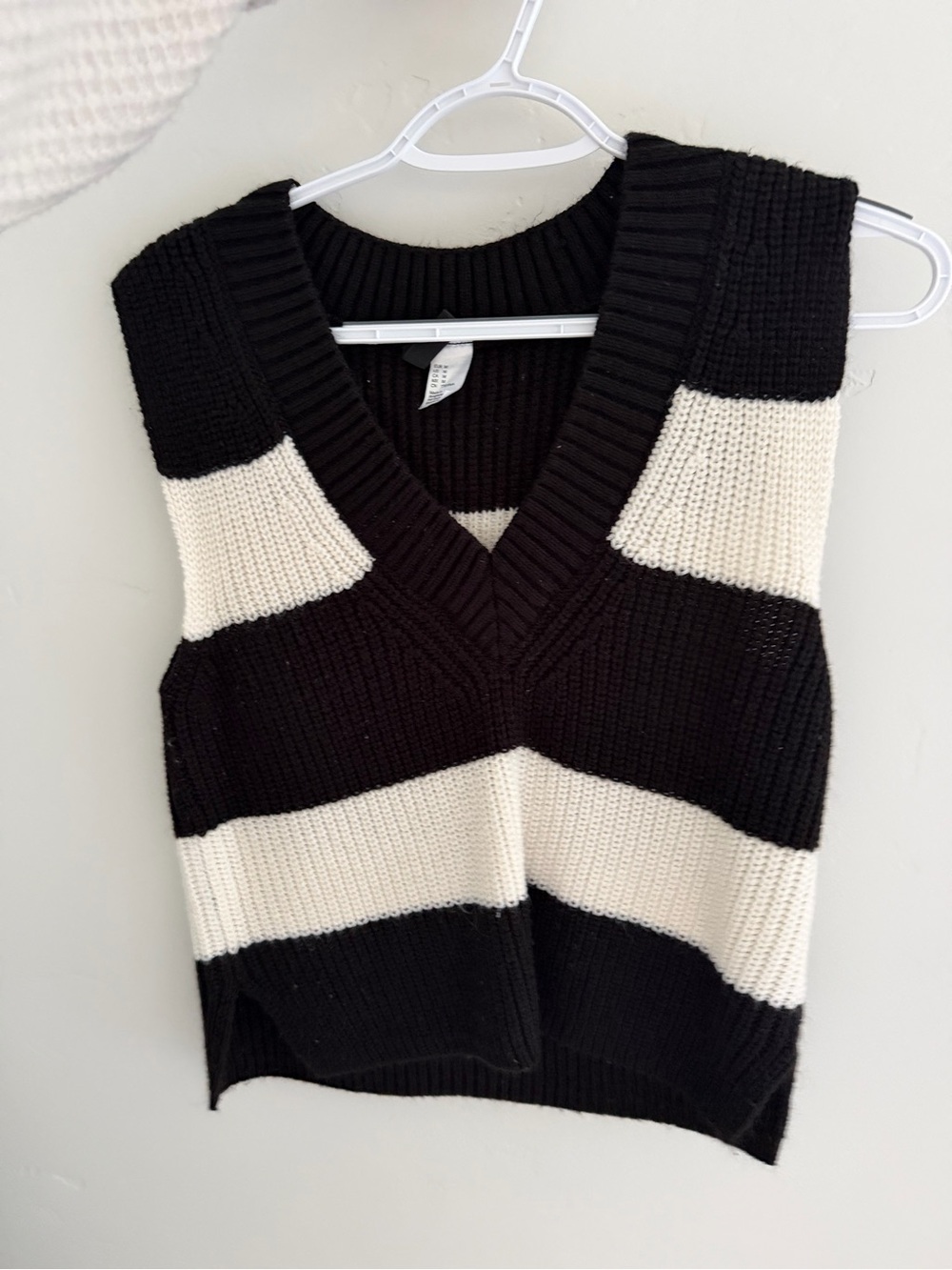 H&M Black and White Striped V-Neck Sweater Vest